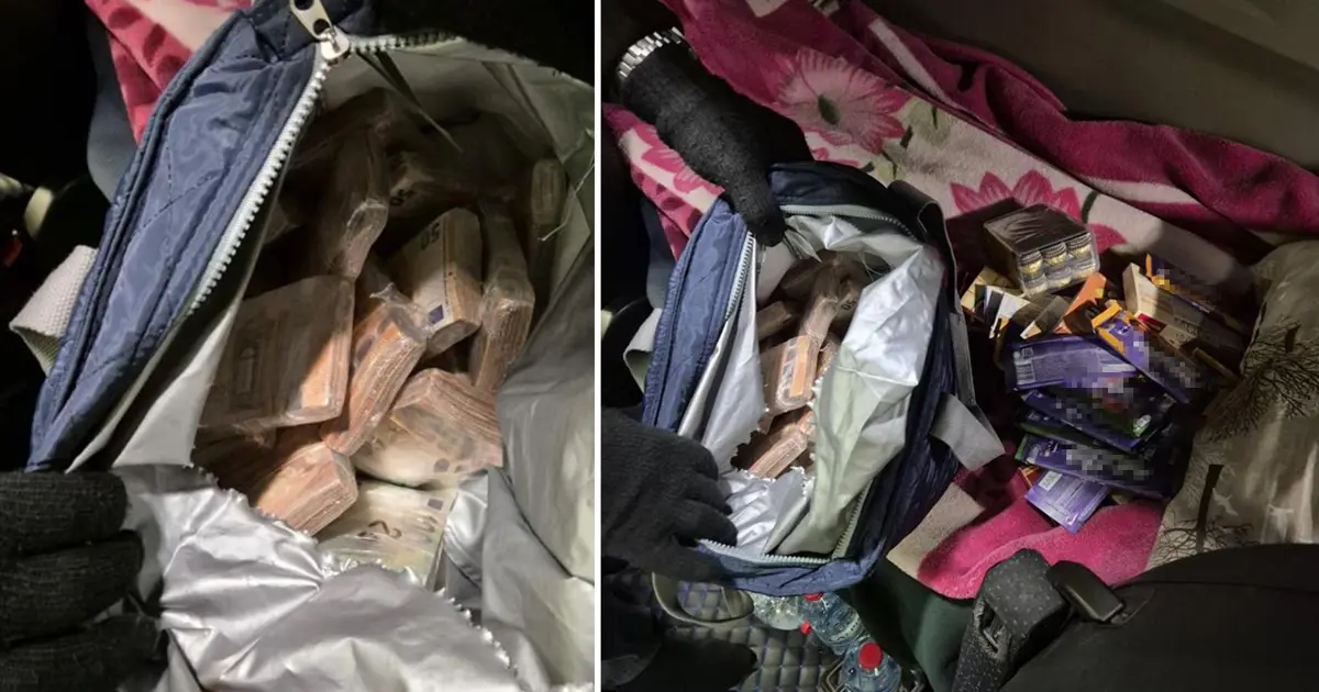 TIR'daki çikolata dolu çantadan balya balya euro çıktı | NTV Haber