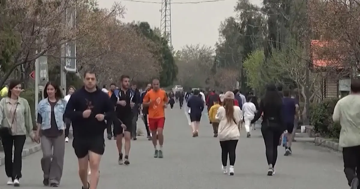 Tahran'da gündelik hayat savaşa rağmen sürüyor. "Artık korku yok"