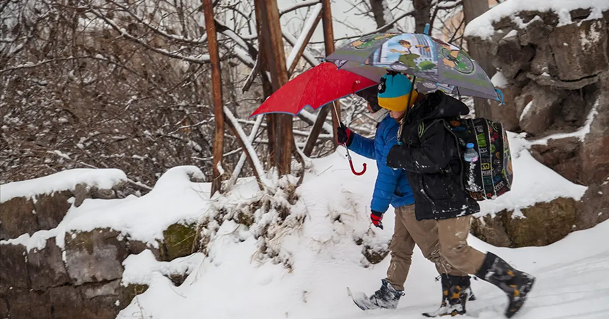 Hakkari'de eğitime kar engeli | NTV Haber