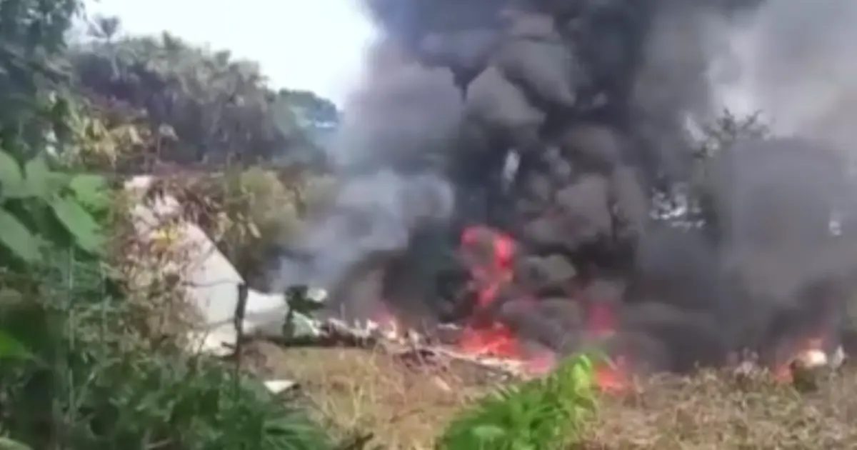 Kolombiya’da askeri uçak düştü. 128 kişinin bulunduğu uçakta 66 kişi hayatını kaybetti