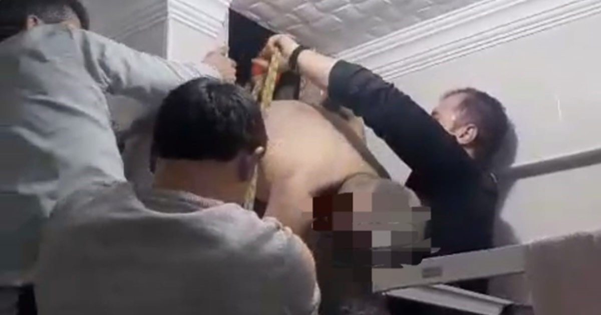 Film gibi olay: Eşine ulaşmak için girdiği havalandırma boşluğunda sıkıştı | NTV Haber