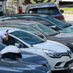 İsrail'in İstanbul Konsolosluğu önünde silahlı çatışma.1 saldırgan öldürüldü | NTV Haber