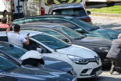 İsrail'in İstanbul Konsolosluğu önünde silahlı çatışma.1 saldırgan öldürüldü | NTV Haber