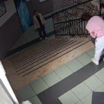 Okul müdüründen hayat kurtaran Heimlich manevrası | NTV Haber