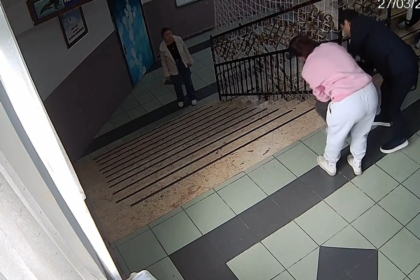 Okul müdüründen hayat kurtaran Heimlich manevrası | NTV Haber