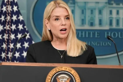 Trump, Adalet Bakanı Pam Bondi'yi görevden aldı