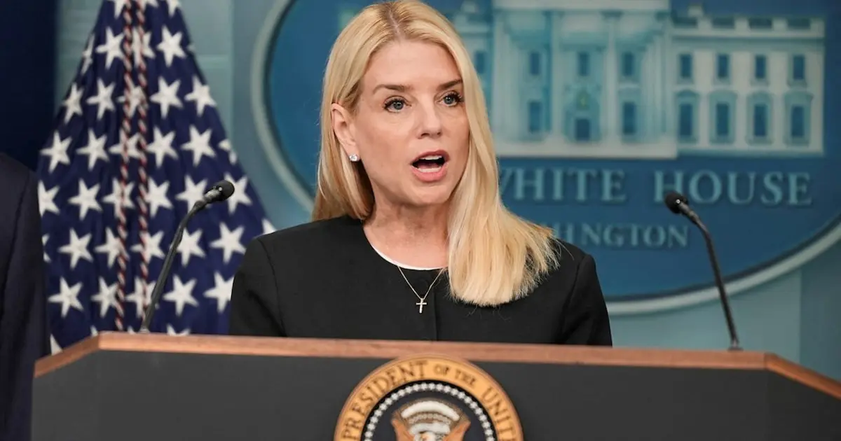 Trump, Adalet Bakanı Pam Bondi'yi görevden aldı