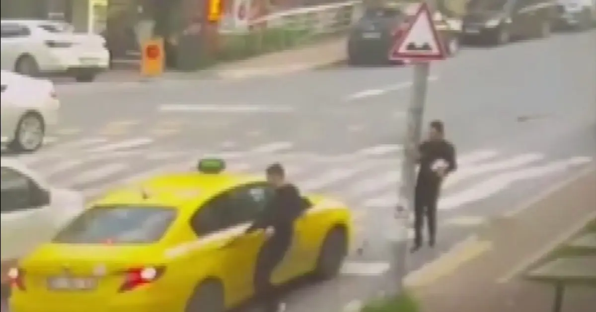 Fatih'teki kurye cinayetinde yeni görüntü: Taksiyle kaçmışlar | NTV Haber