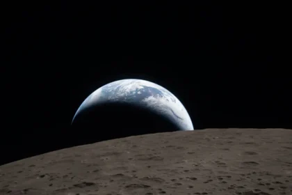 Ay'ın karanlık yüzünde Güneş tutulması, Dünya'nın batışı. İşte Artemis 2'nin çektiği fotoğraflar