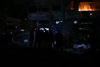 İsrail Gazze'de 5'i aynı aileden 9 kişiyi katletti