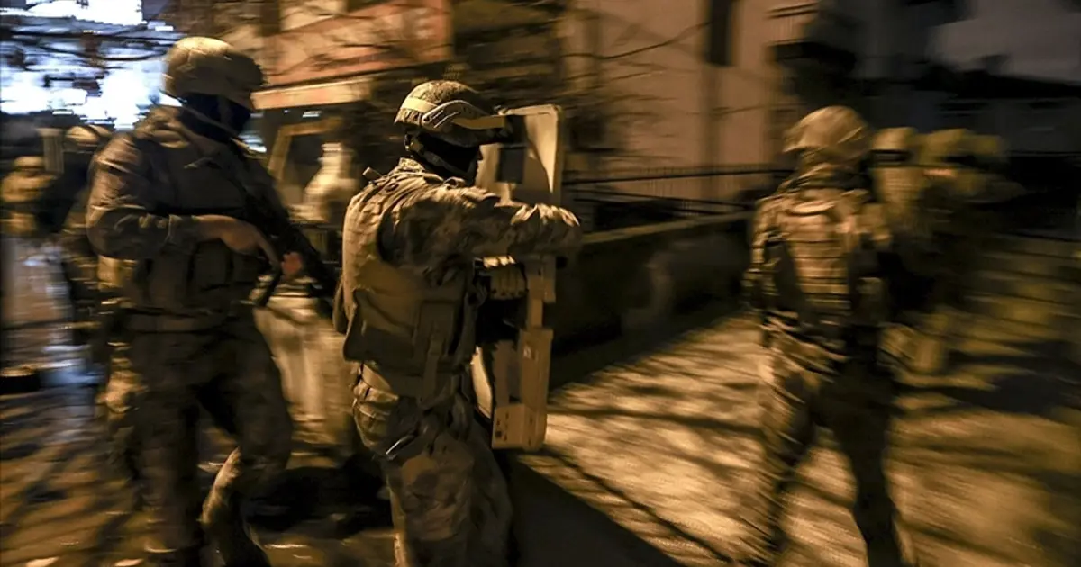 İstanbul'da sahte ikamet operasyonu. 18 gözaltı | NTV Haber