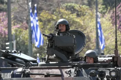 Yunanistan ordusunda yeni uygulama. Gönüllü kadın askerler göreve başladı