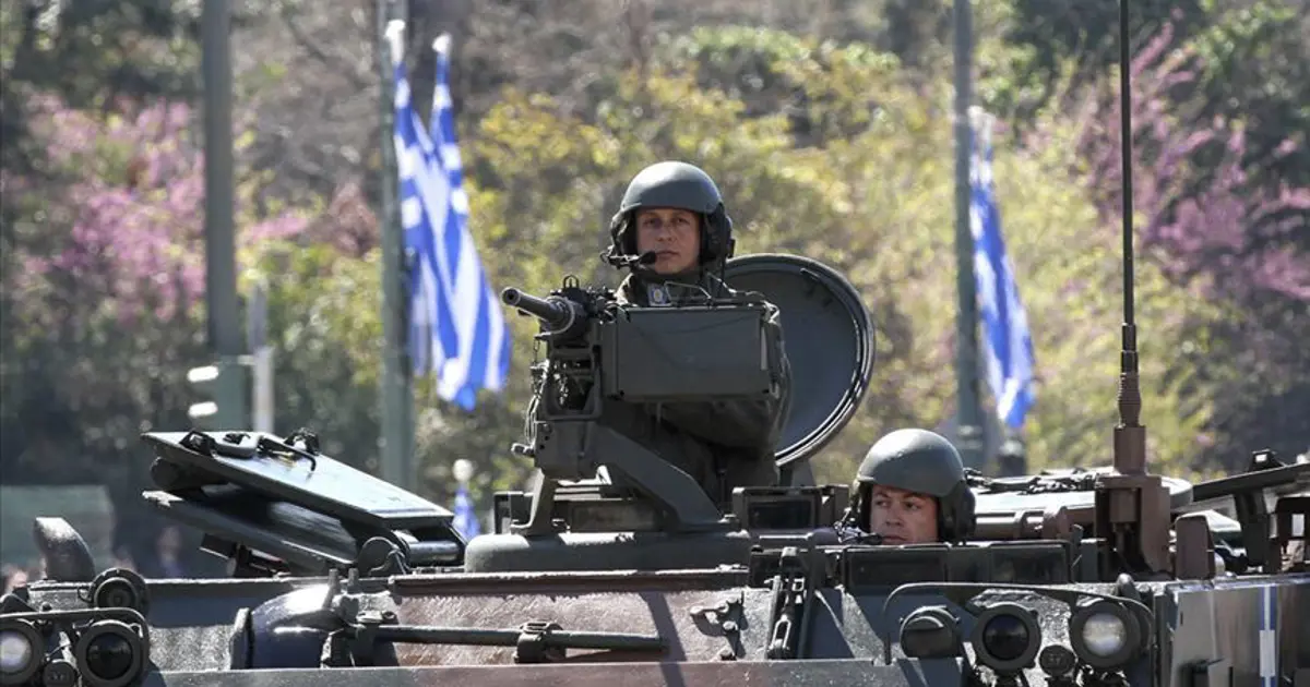 Yunanistan ordusunda yeni uygulama. Gönüllü kadın askerler göreve başladı