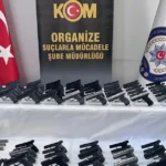 İzmir ve Manisa'da silah kaçakçılığı operasyonu: 13 gözaltı | NTV Haber