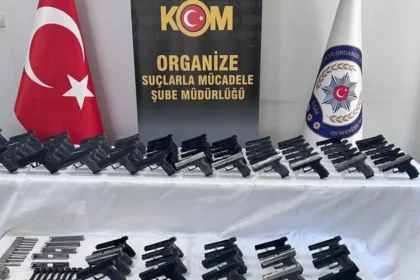 İzmir ve Manisa'da silah kaçakçılığı operasyonu: 13 gözaltı | NTV Haber