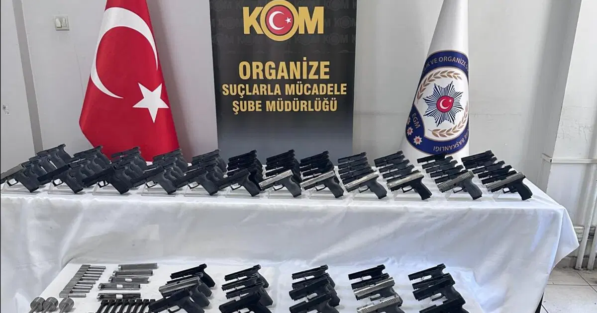 İzmir ve Manisa'da silah kaçakçılığı operasyonu: 13 gözaltı | NTV Haber