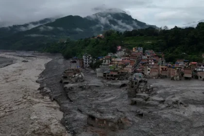 Önce deprem sanıldı, ardından sular geldi. Nepal'deki felaketin gerçek nedeni ne?