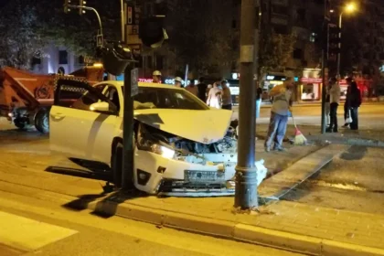 İki otomobil çarpıştı, 7 kişi yaralandı | NTV Haber