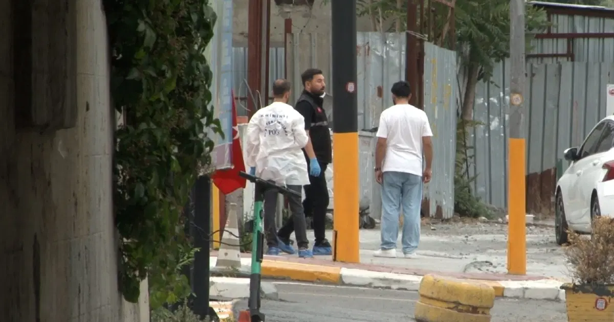 Fatih'te polise bıçaklı saldırı. Ayağından vurularak yakalandı | NTV Haber