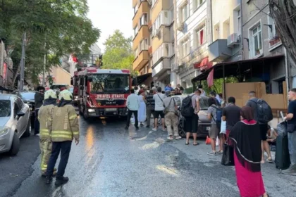 Beyoğlu'nda otelde yangın paniği | NTV Haber