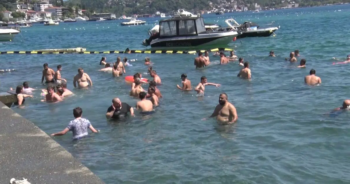 Sıcak hava bunaltınca akın ettiler. "Burada 1 lira vermeden deniz keyfi yaşıyorsun" | NTV Haber