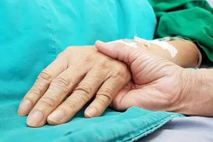 Fransa'da "ölmeye yardım" yasasına onay çıktı