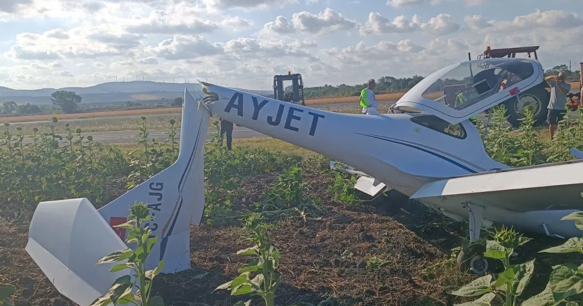 Eğitim uçağı sert iniş yaptı. Öğrenci pilot yaralandı | NTV Haber
