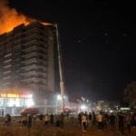 Diyarbakır'da plaza yangını. 3'ü itfaiye eri 5 kişi dumandan etkilendi | NTV Haber