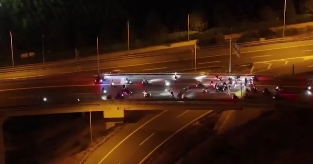 TEM'de motosikletlilere müdahale. Barikat kuruldu, 58 sürücü yakalandı | NTV Haber