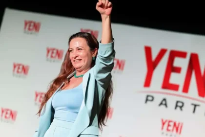 Yeni Parti Manisa İl Başkanı İlksen Özalper gözaltına alındı | NTV Haber