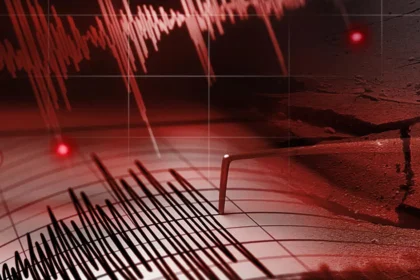Endonezya'da 6,1 büyüklüğünde deprem