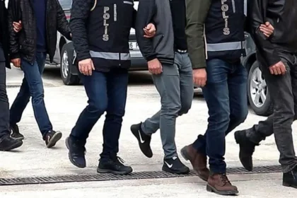 İzmir'deki yolsuzluk soruşturmasında yeni gelişme. Veli Ağbaba'nın ağabeyi dahil iki kişi gözaltında | NTV Haber