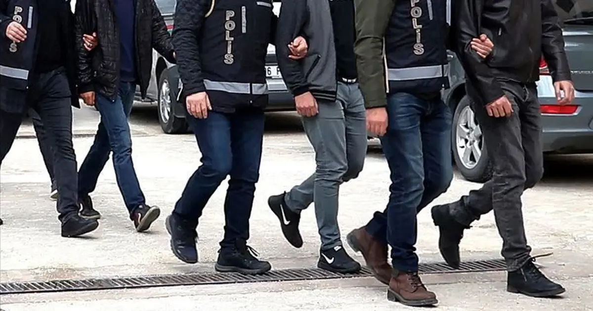 İzmir'deki yolsuzluk soruşturmasında yeni gelişme. Veli Ağbaba'nın ağabeyi dahil iki kişi gözaltında | NTV Haber