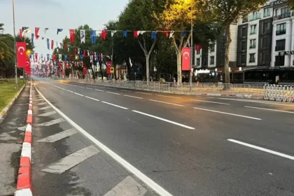 İstanbul'da pazar planı yapanlar dikkat! Bazı yollar trafiğe kapatıldı | NTV Haber