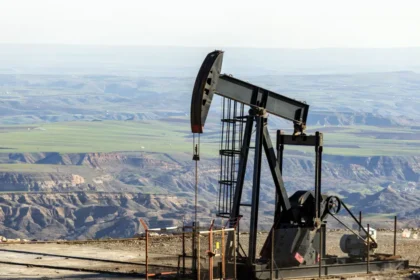 Petrol fiyatlarında yaptırım öncesi kar satışı | NTV Haber