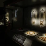 Mısır Kraliçesi Nazlı'ya ait elmas kolye çalındı