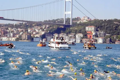Rus yüzücü karaya çıkmamıştı. 38. Boğaziçi Kıtalararası Yüzme Yarışı'nda yeni önlemler | NTV Haber