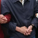 Kardeşinin pasaportunu kullanıp 15 günlük vizeyle ülkeye girdi, 26 yıl sonra yakalandı