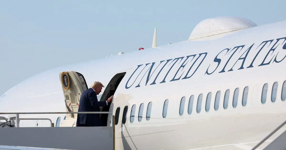 Trump'tan gizli uçuş açıklaması: "Benim uçağım daha büyük risk altındaydı"